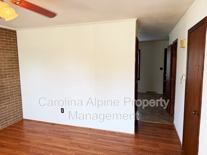 229 W Kerr St - Photo 6 of 13