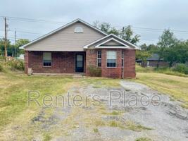 featured image of 713 N Main St