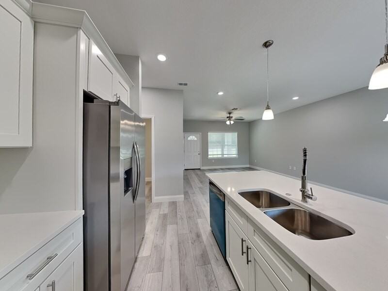 2555 W Royal Palm Dr - Photo 4 of 12