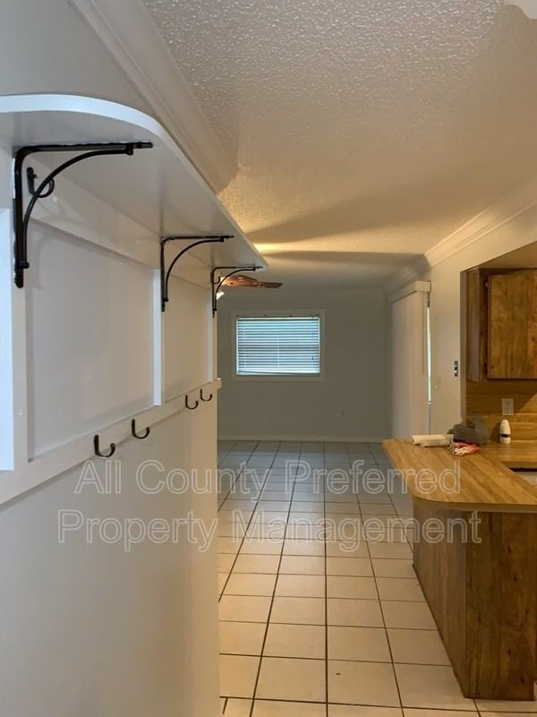 626 Fairhaven St Ne - Photo 6 of 13