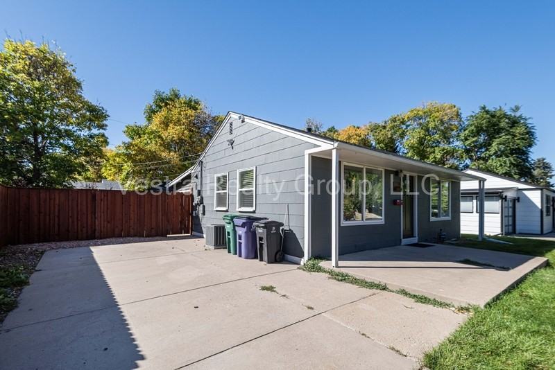 2245 S King St - Photo 3 of 27