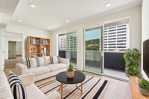 featured image of 7050 Hawthorn Ave