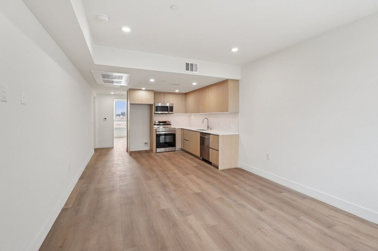 Ecco Hawthorn - Photo 5 of 50