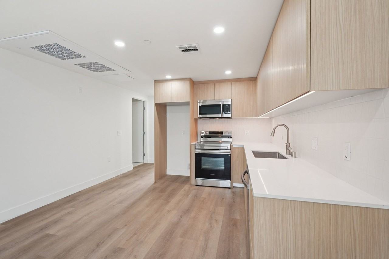 Ecco Hawthorn - Photo 6 of 50