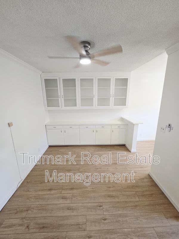 731 E Windsor Rd #8 - Photo 2 of 19