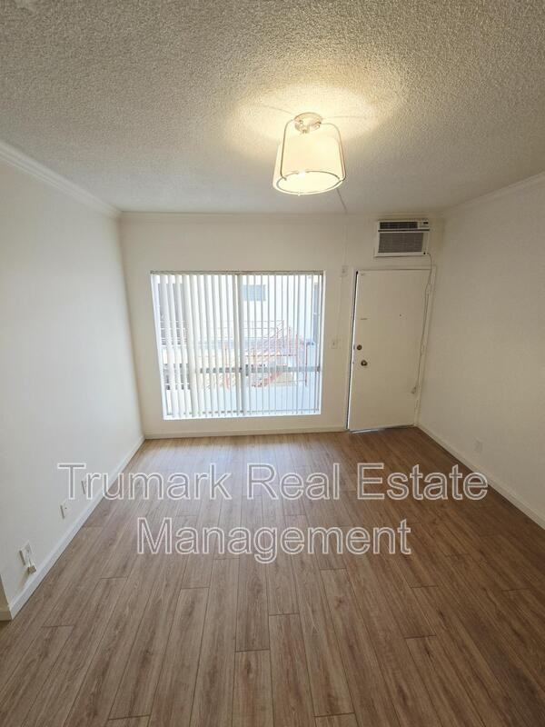 731 E Windsor Rd #8 - Photo 3 of 19