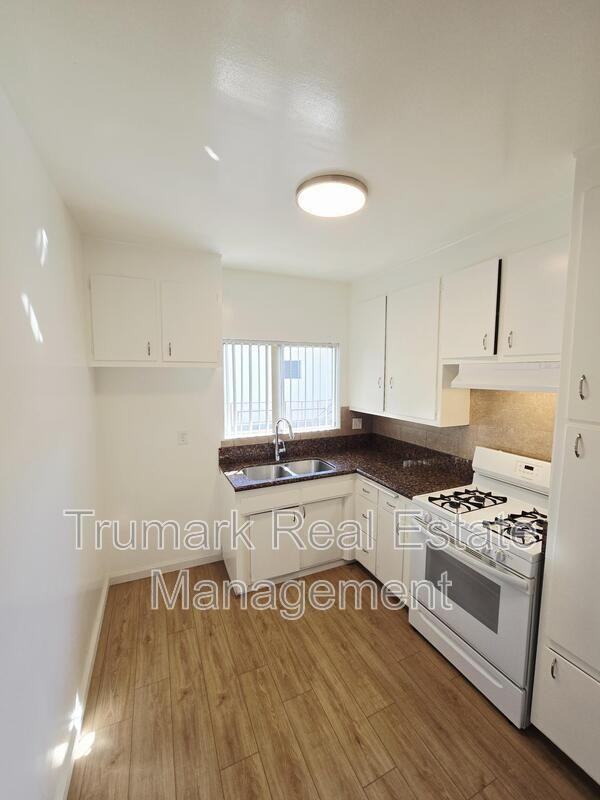 731 E Windsor Rd #8 - Photo 5 of 19