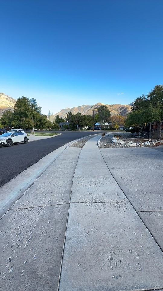 1374 Maple Dr - Photo 2 of 30