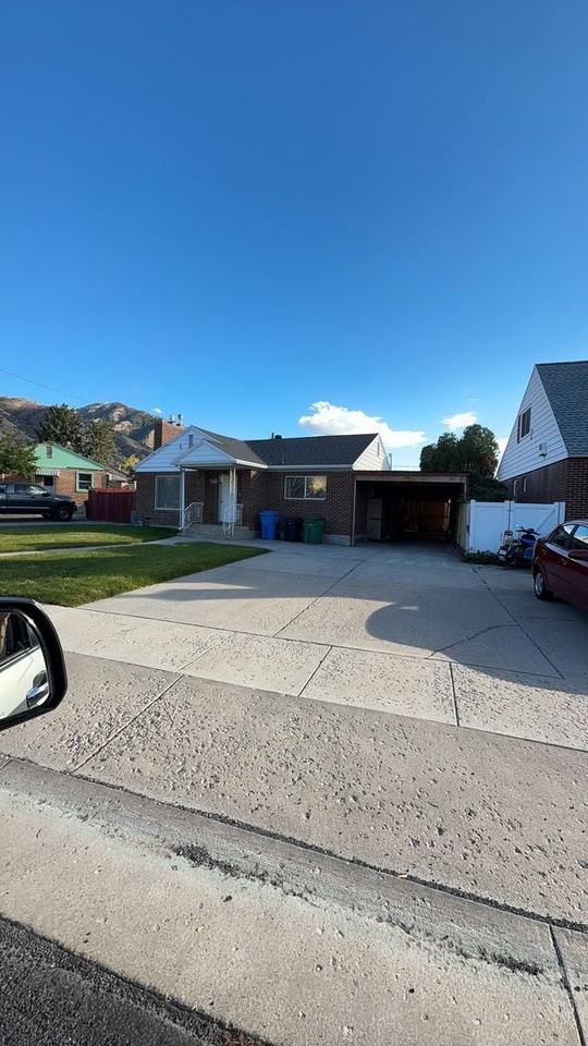 1374 Maple Dr - Photo 3 of 30