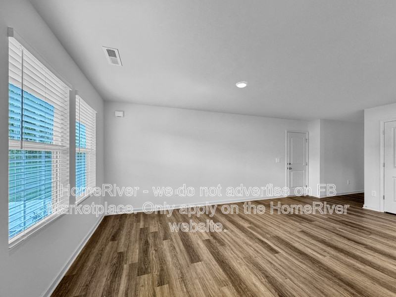 3989 Southdale Avenue - Photo 6 of 24