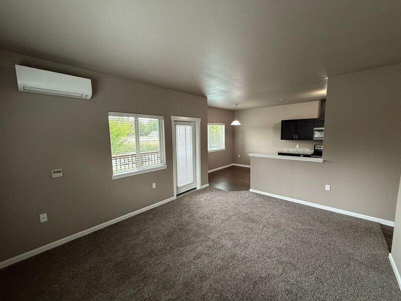 4245 Hawthorne Ave Ne Salem Or #101 - Photo 3 of 43