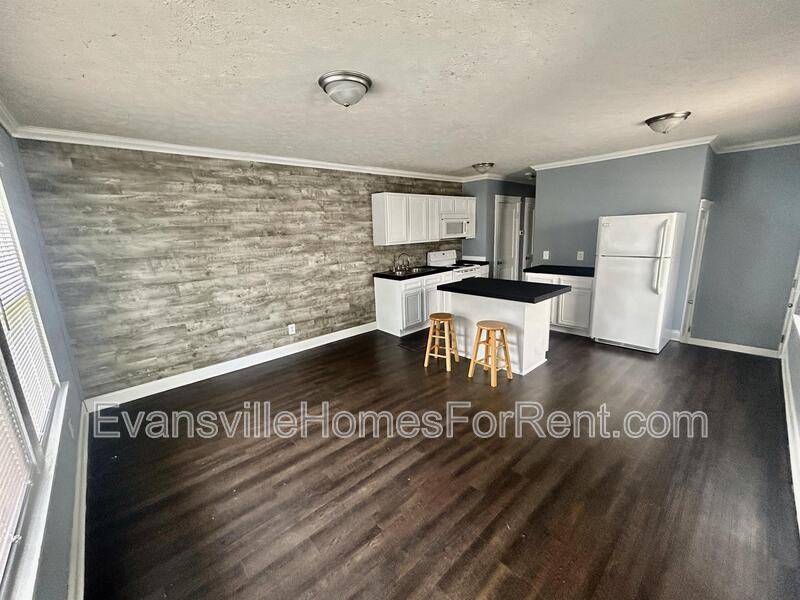 933 Stanley Ave - Photo 3 of 6