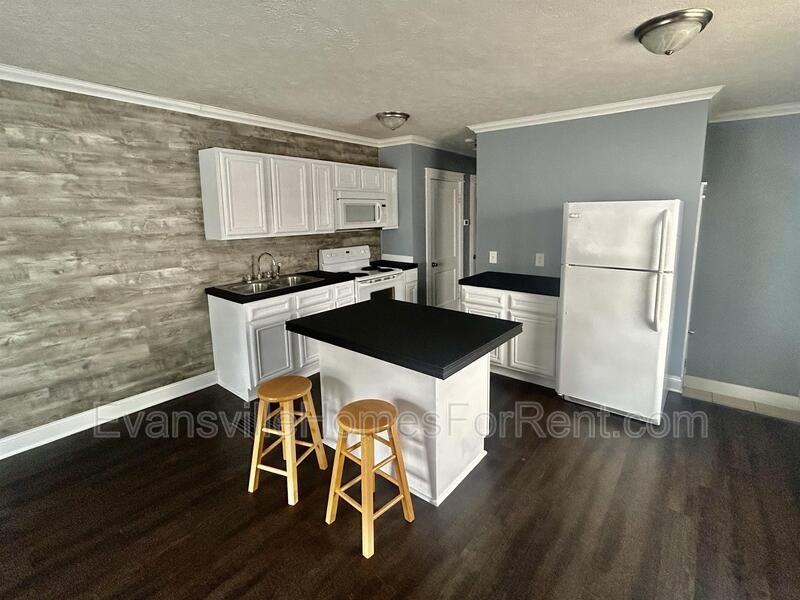 933 Stanley Ave - Photo 4 of 6
