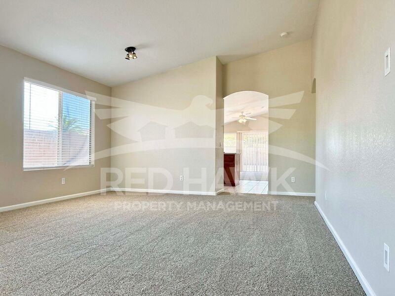 437 W San Angelo St - Photo 4 of 21