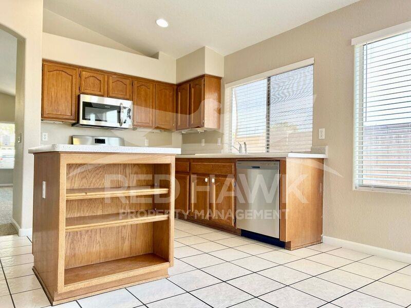 437 W San Angelo St - Photo 5 of 21