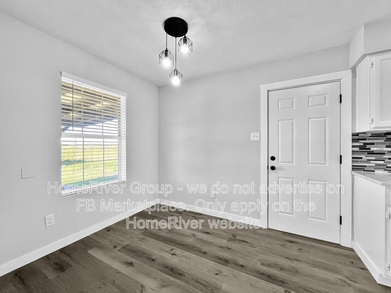 833 Thedford Rd - Photo 5 of 21