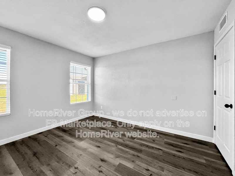 833 Thedford Rd - Photo 7 of 21