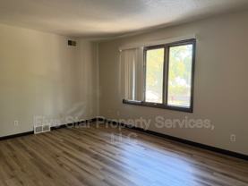 1224 W Monroe St #5 - Photo 1 of 1