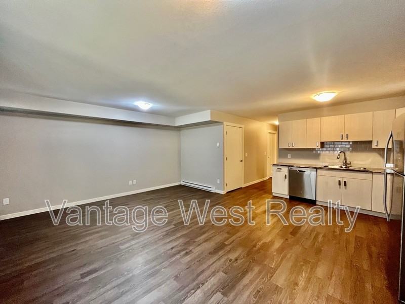 842 Academy Way Null - Photo 2 of 14