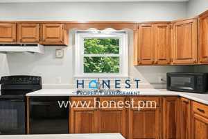 featured image of 8 Boucher Ave #1