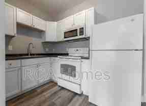 2831 N Kenwood Ave #1 - Photo 1 of 1