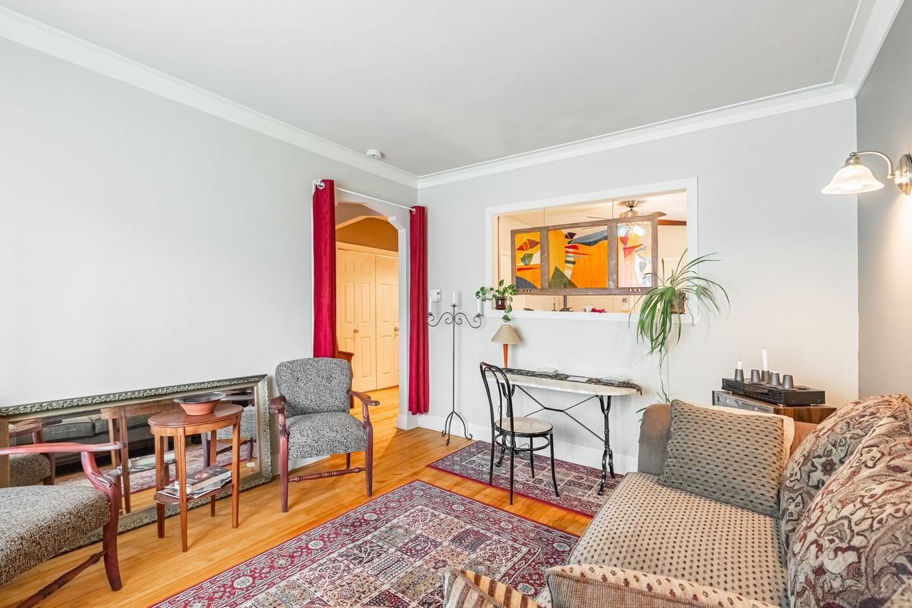 1201 Rue Allard - Photo 2 of 11