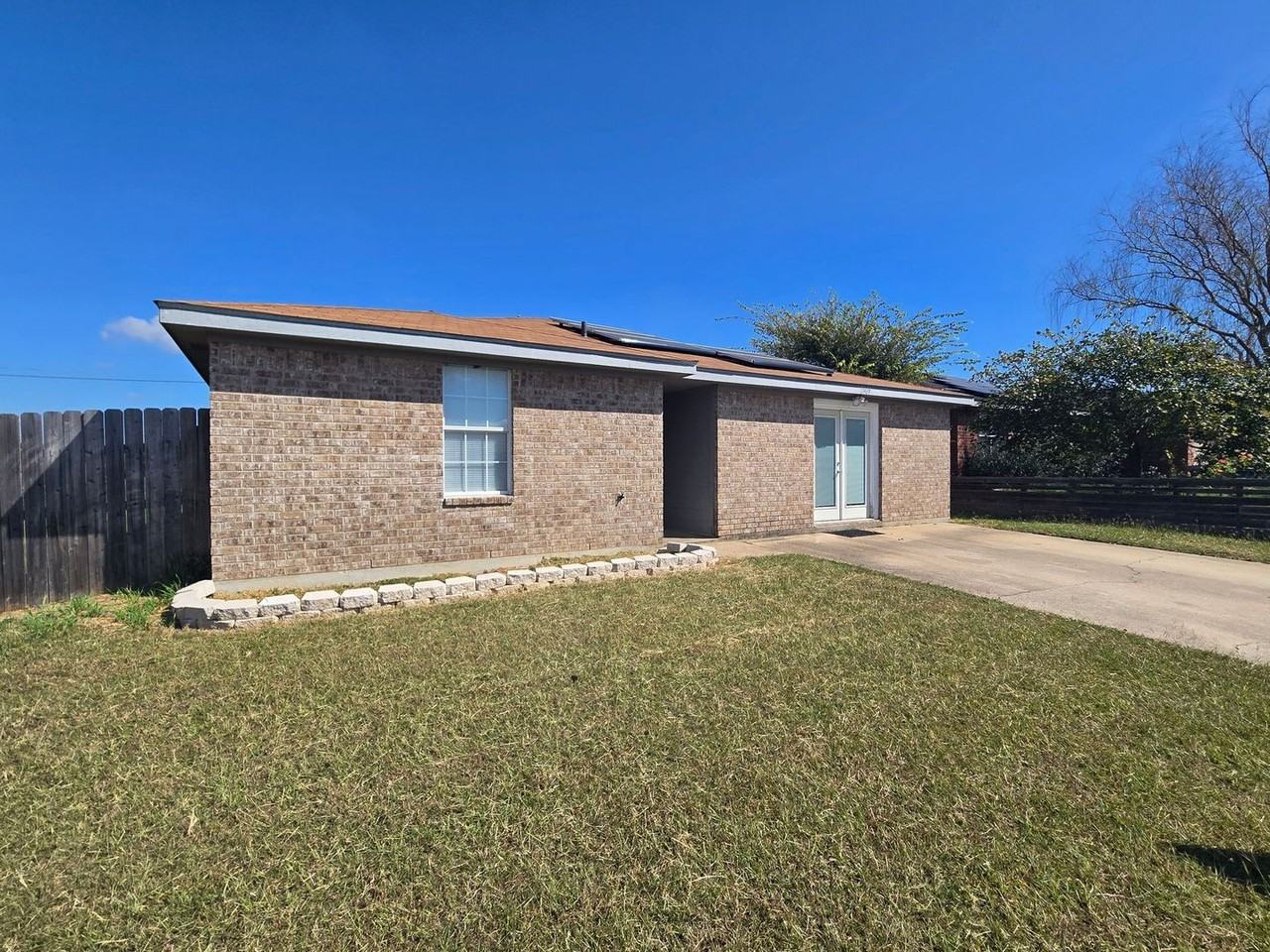 2909 Blue Ridge Dr - Photo 2 of 24