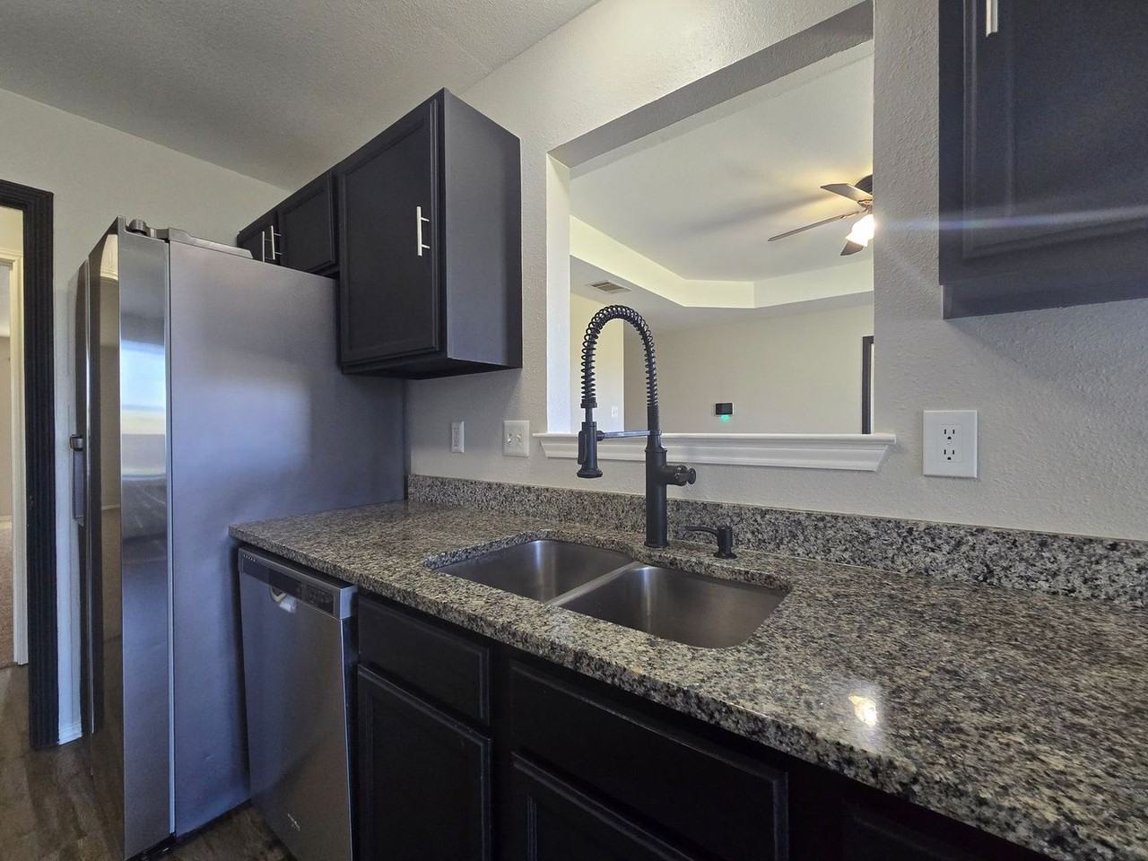 2909 Blue Ridge Dr - Photo 6 of 24