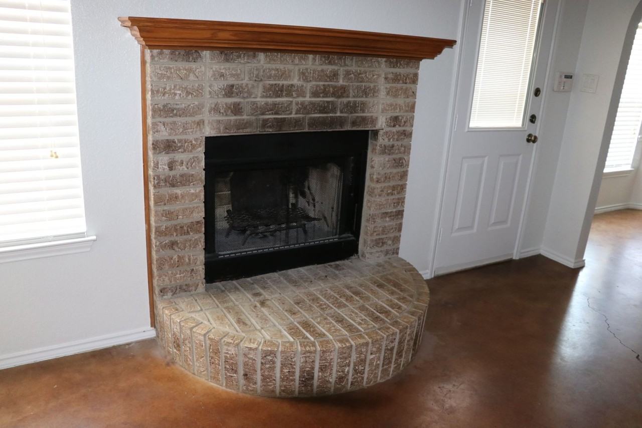 2703 Curtis Dr - Photo 5 of 19