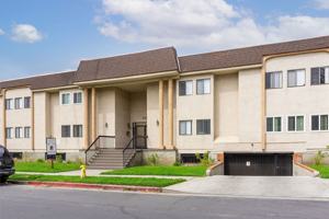featured image of 321 N Cedar St