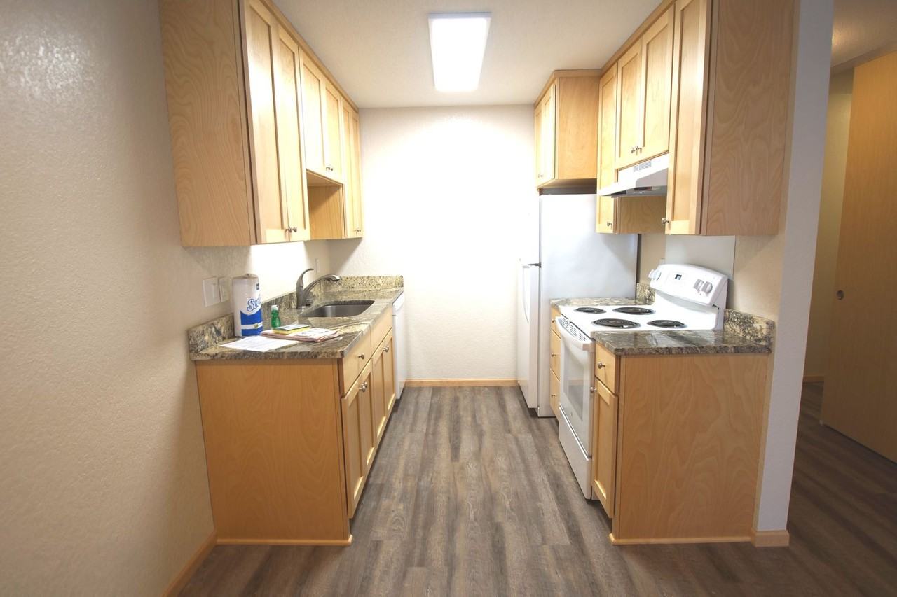 Larpenteur Estates 1280, LLC - Photo 3 of 23