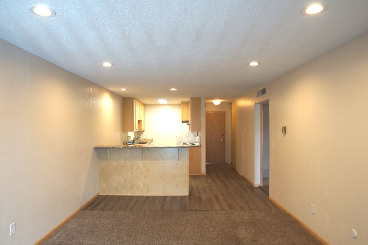 Larpenteur Estates 1280, LLC - Photo 5 of 23