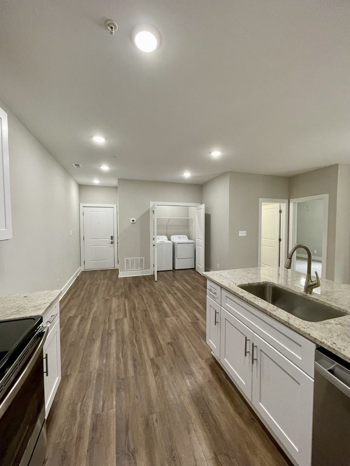 325 English Commons Drive - Photo 5 of 24