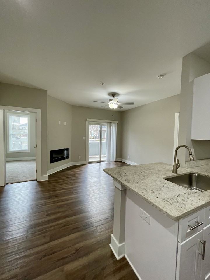 325 English Commons Drive - Photo 6 of 24