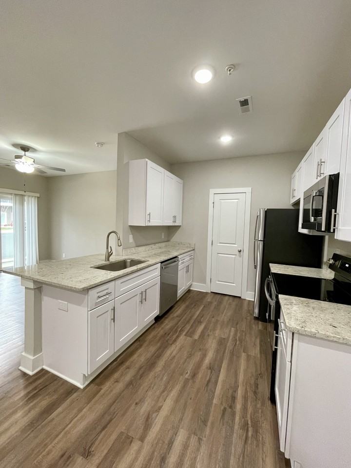 325 English Commons Drive - Photo 3 of 12