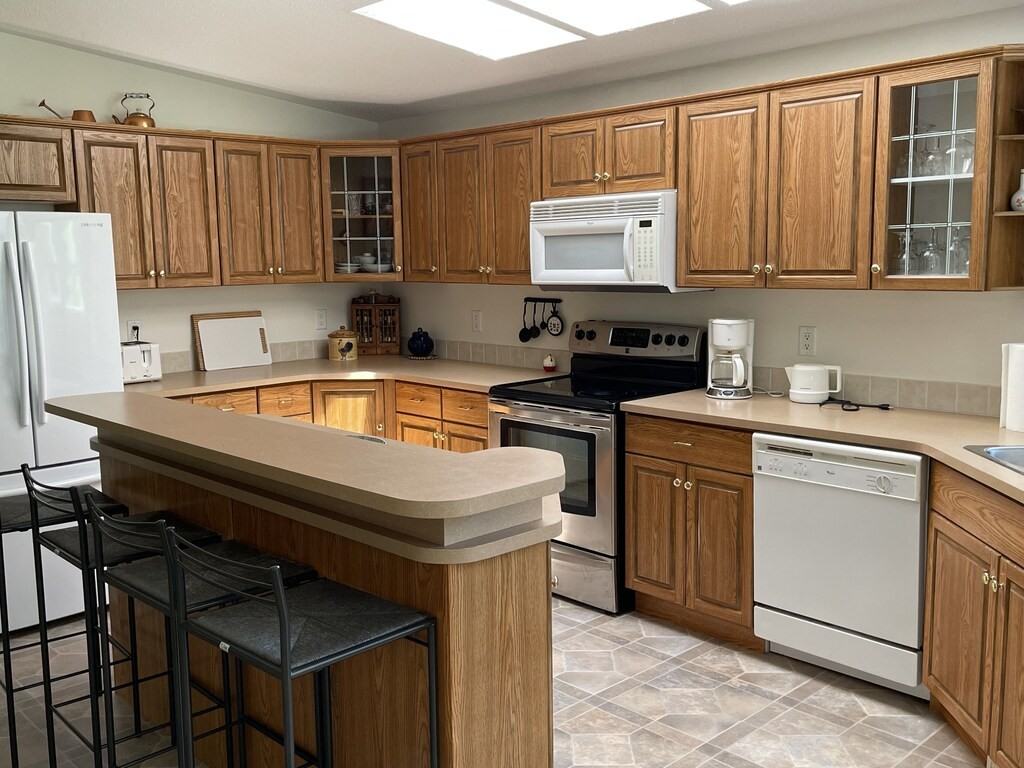 3175 Westbridge Road - Photo 2 of 22