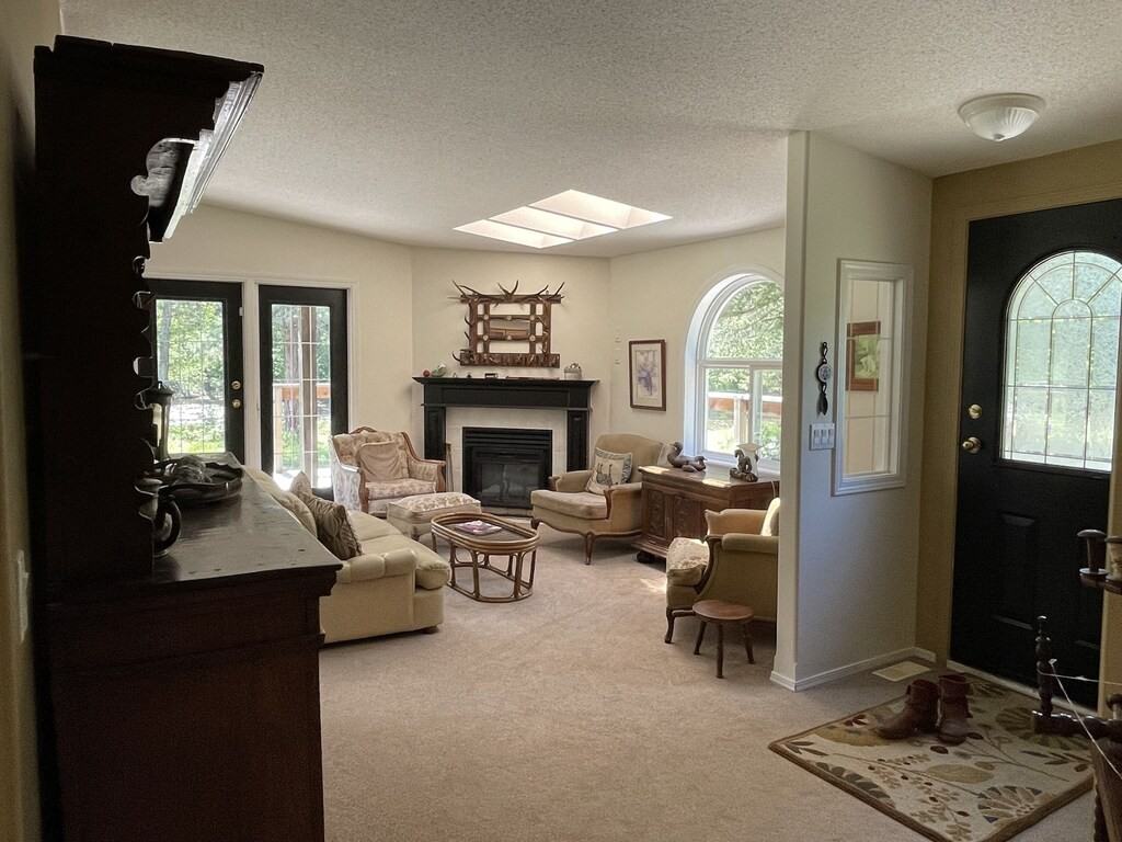 3175 Westbridge Road - Photo 4 of 22