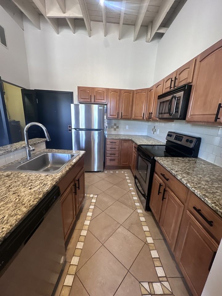 2800 Mayfield Road (Residential) - Photo 5 of 17