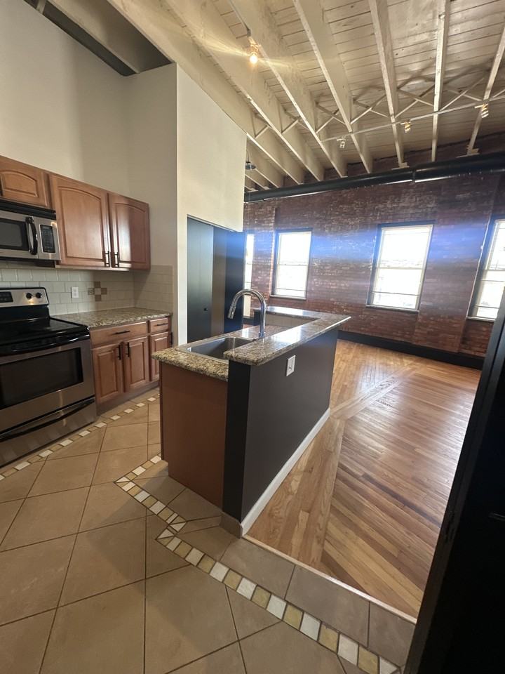 2800 Mayfield Road (Residential) - Photo 6 of 17