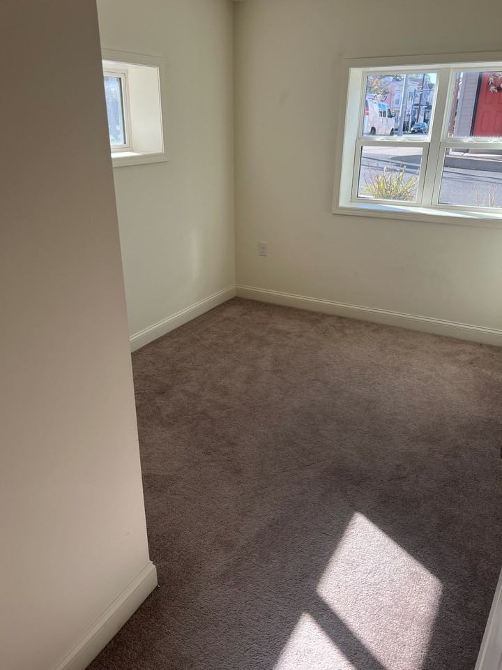 1047 Broadway - Photo 3 of 28