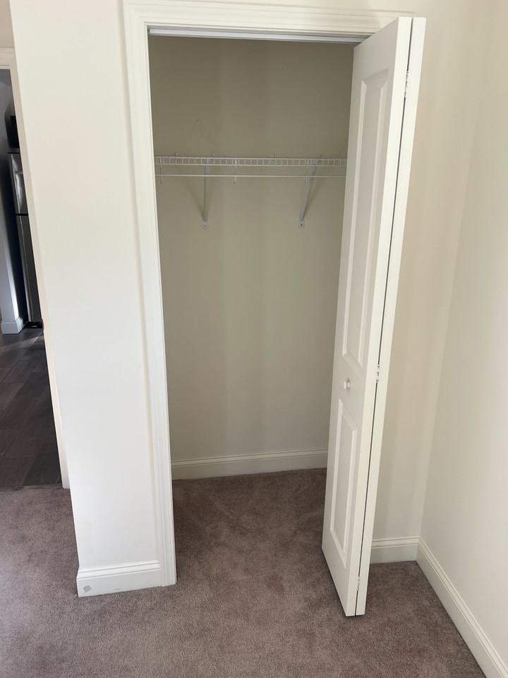 1047 Broadway - Photo 4 of 28