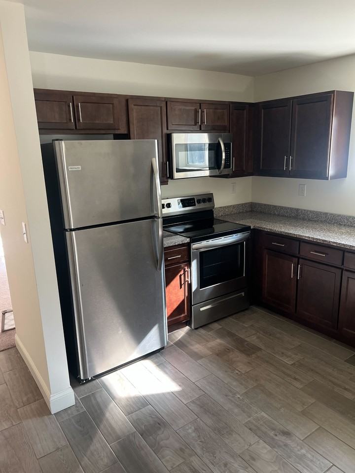 1047 Broadway - Photo 6 of 28