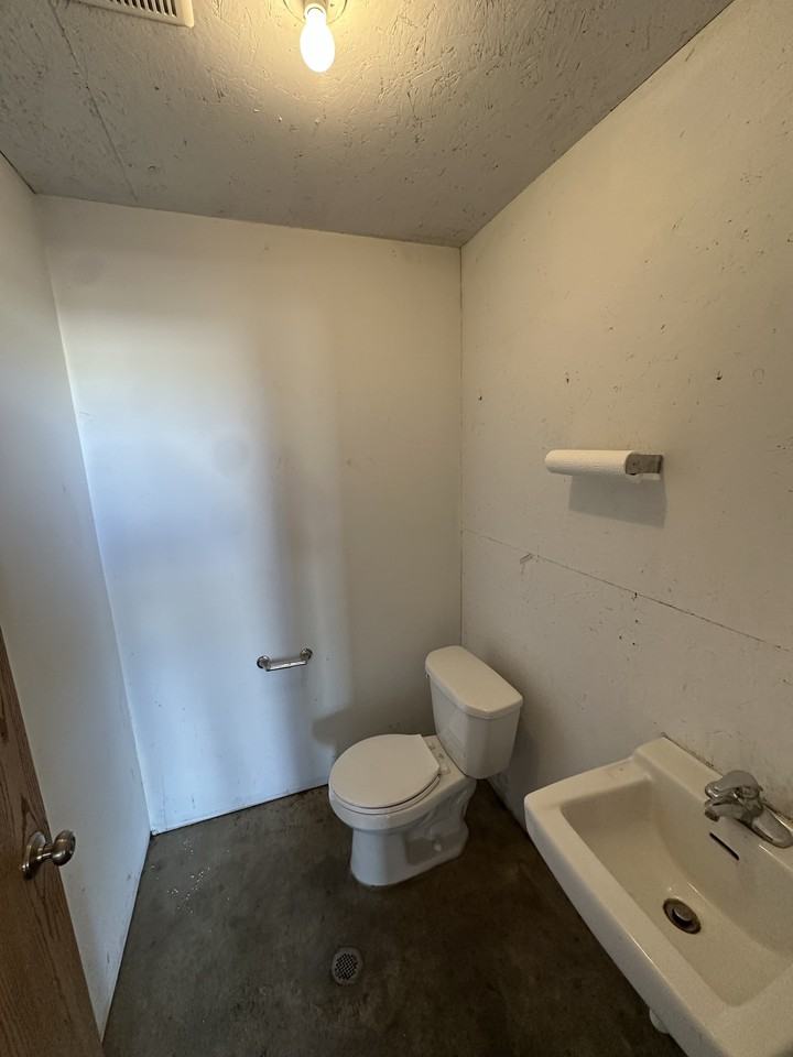 1624 6th Ave SW - Photo 4 of 6