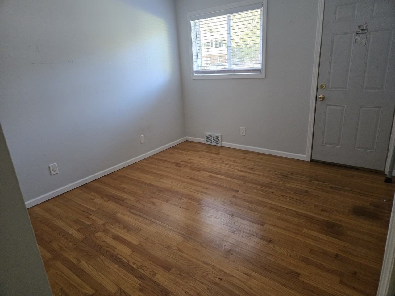 1709 Blossom Lane - Photo 5 of 10