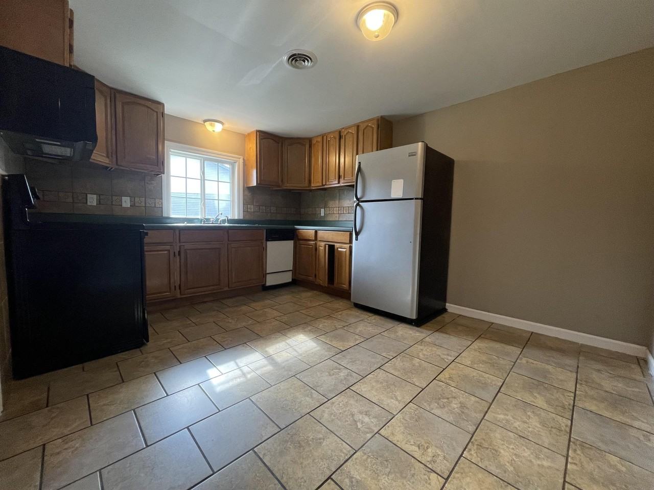 905 Coldwater Road - A - Photo 6 of 8