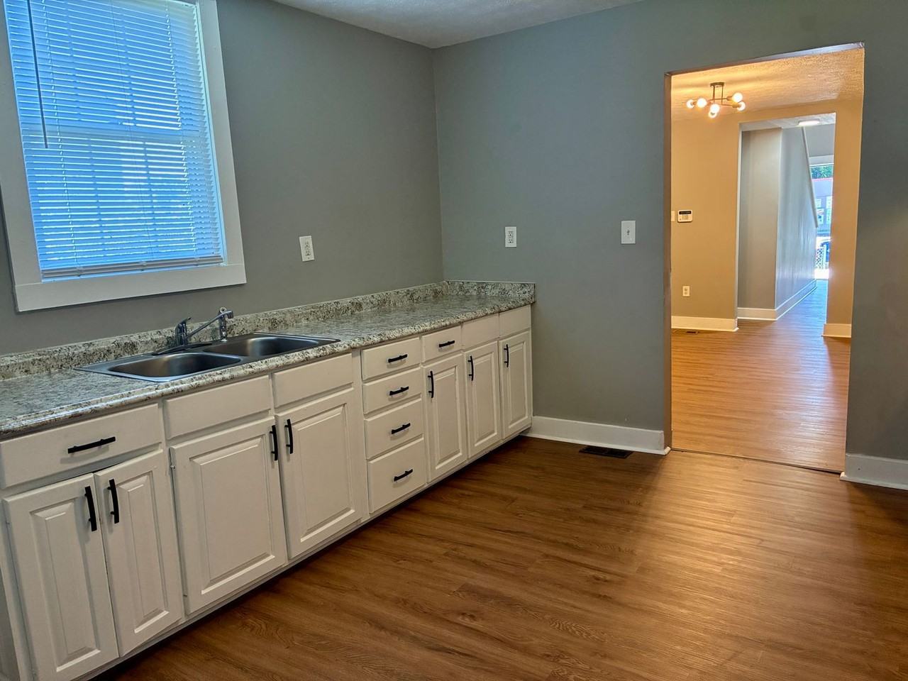 2729 W Market St - Photo 4 of 12