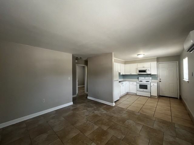 701 Oaklawn Street - Photo 2 of 8