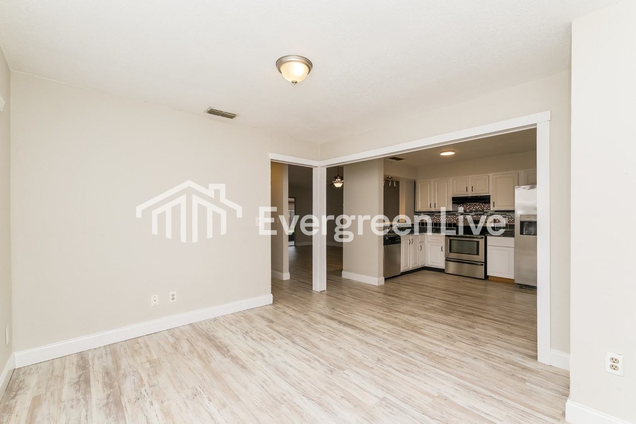 11507 Smokethorn Dr - Photo 4 of 16