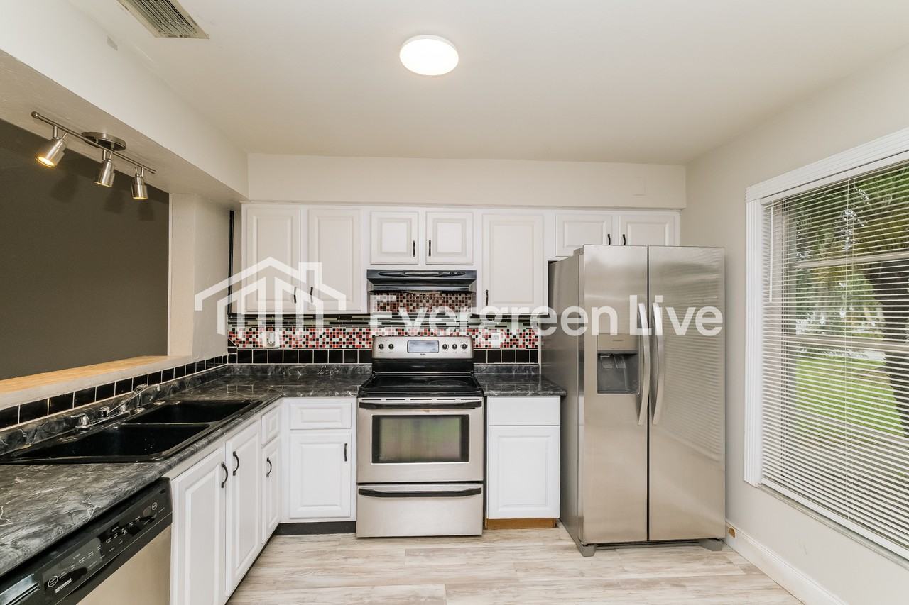 11507 Smokethorn Dr - Photo 5 of 16