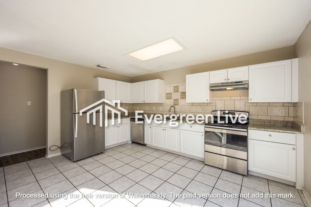 6015 Encanto Point Dr - Photo 4 of 11